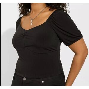 Torrid Black Top Sweetheart Crop V-neck Womens size 1X 14-16 NEW NWT